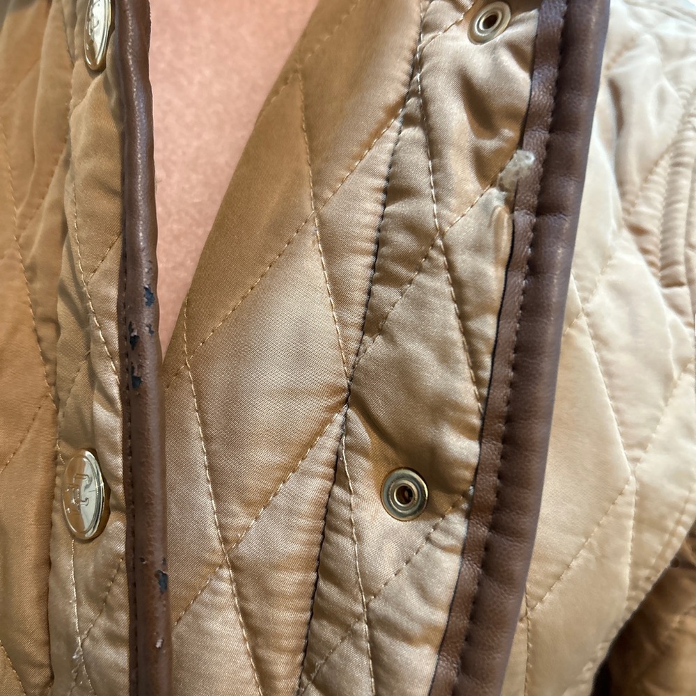 Chicos Women’s Size 0 / Small Tan Quilted Barn Jacket Moto Trim Pockets - Picture 7 of 16